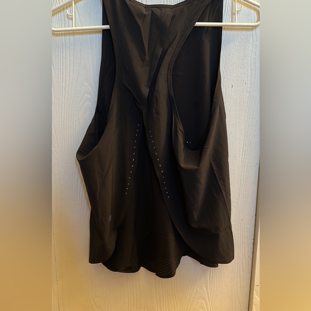 Bundle of 2 lululemon Swiftly ventilated running tanks